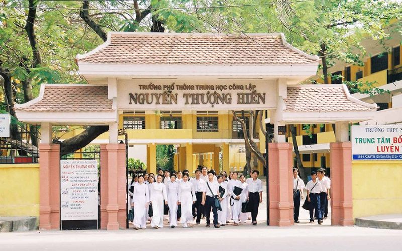 nhược điểm trường công lập