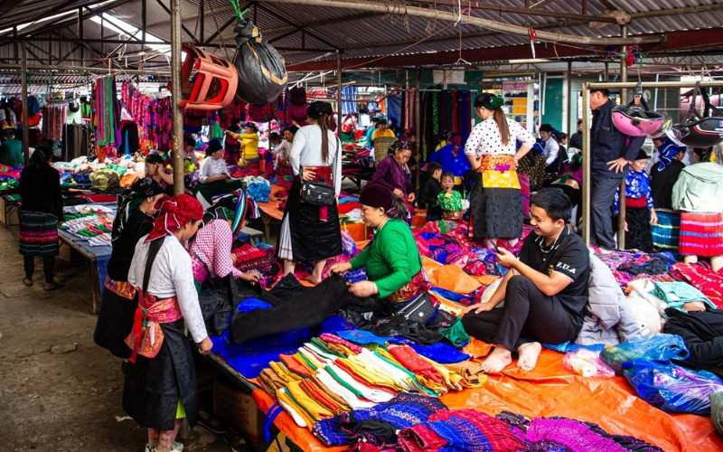 Chợ phiên Đồng Văn