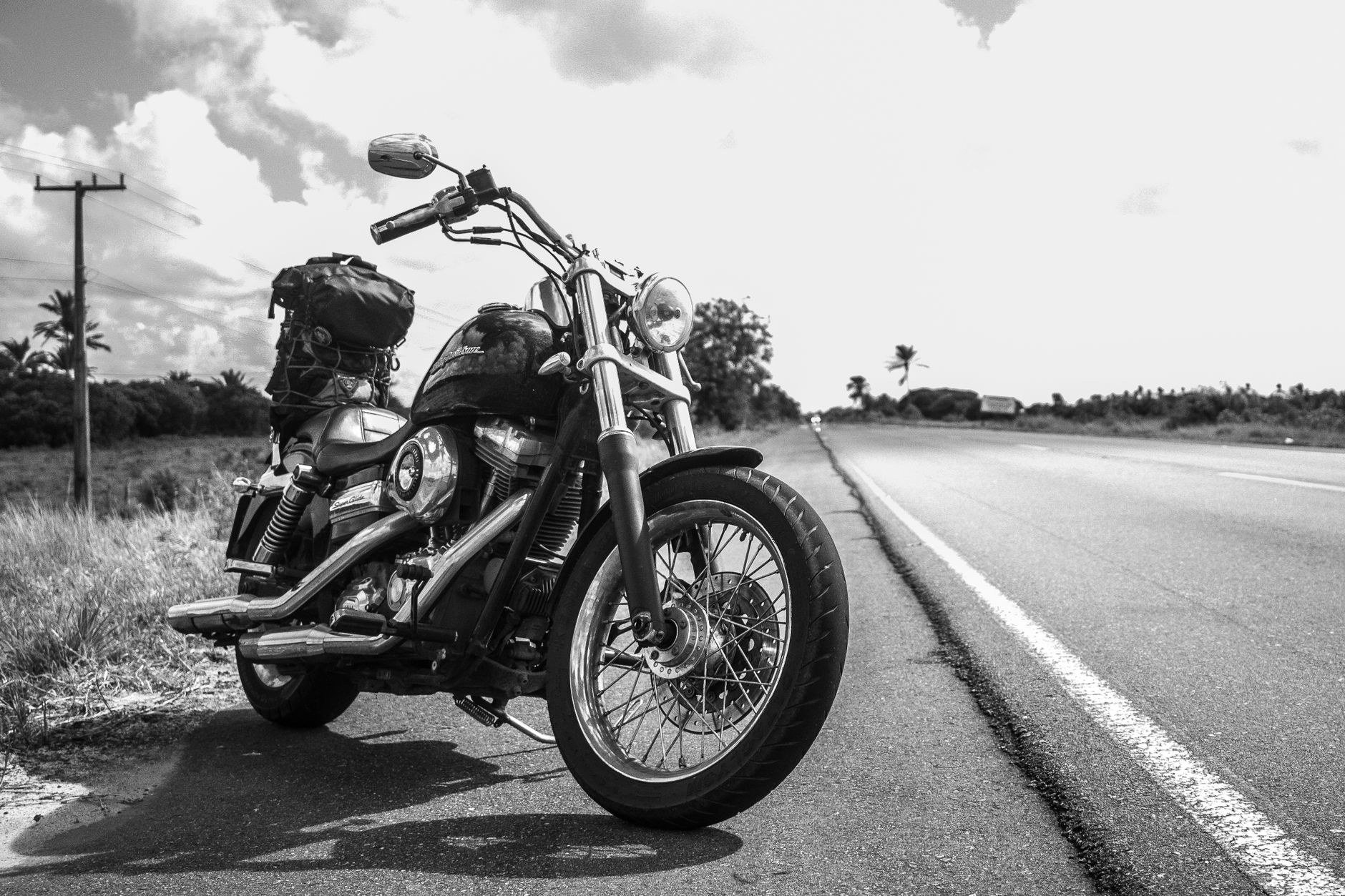 Hai Van Pass Motorcycle Tour: Cảm Hứng Kinh Doanh Nông Sản Hai Van Pass Motorcycle Tour: Cảm Hứng Kinh Doanh Nông Sản